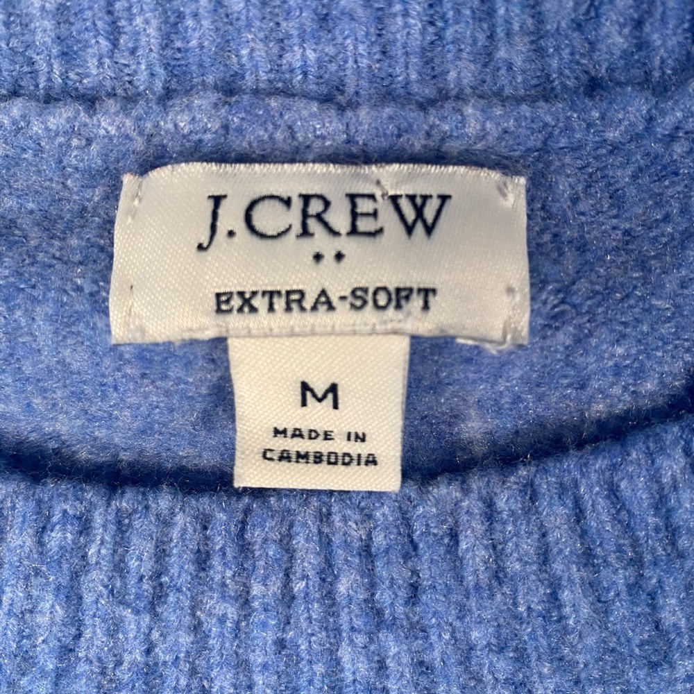J. Crew Light Blue Extra Soft Crewneck Sweater Minimalist Cozy womens sz M - Picture 2 of 8